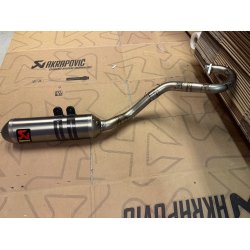 Akrapovic Yamaha YFZ450 2004-05 Evolution Line med med forr�r i titanium og oval lydd�mper i titanium