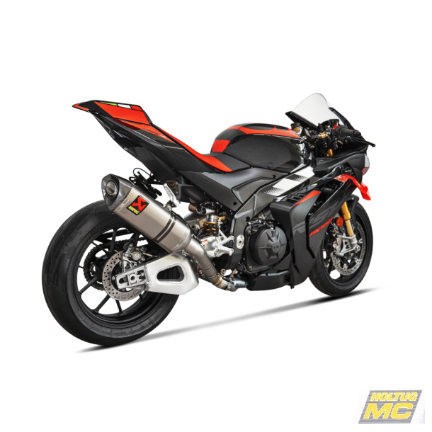 Akrapovic Aprilia RSV4 21-> Slip-On Line med hexagonal lydd�mper i titanium.